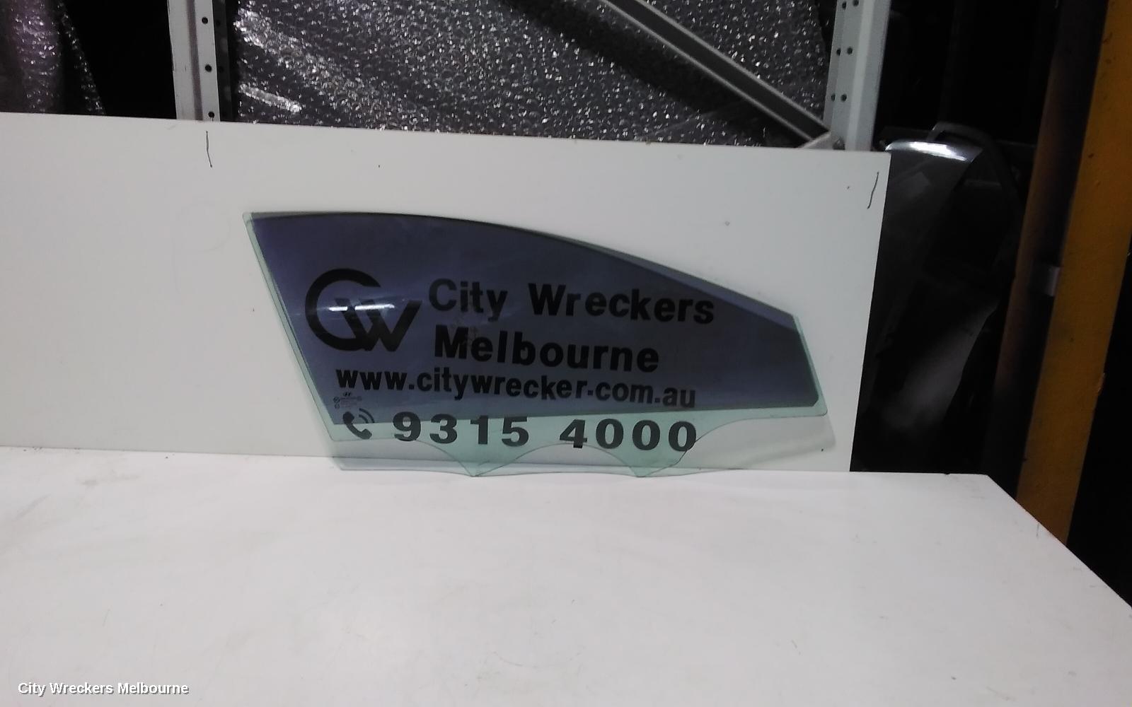 HYUNDAI I45 RIGHT FRONT DOOR WINDOW, YF, 02/2010 - 04/2014 - Image 1