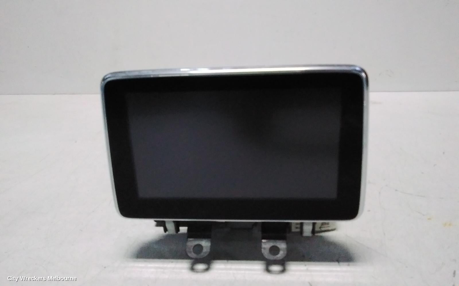 MAZDA CX3 RADIO/CD/DVD/SAT/TV, DISPLAY UNIT, 7IN TOUCHSCREEN, DK, 03/2015 - 02/2022 - Image 2