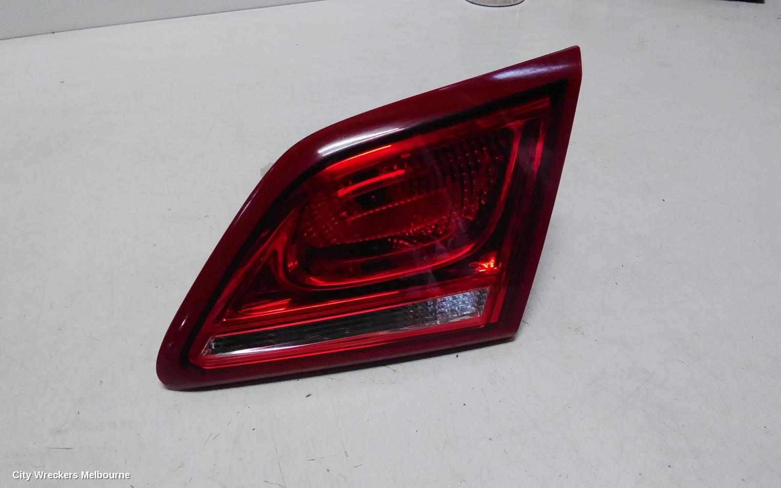 HOLDEN COMMODORE REAR GARNISH, BOOTLID LAMP (RH SIDE), VF, SEDAN, CLEAR TYPE, EVOKE/SV6/SS/INTERNATIONAL, 05/2013 - 12/2017 - Image 2