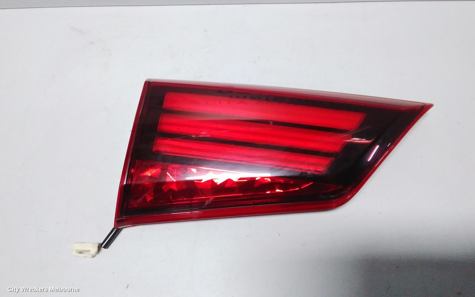 MITSUBISHI OUTLANDER REAR GARNISH, TAILGATE LAMP (LH SIDE), ZK-ZL, 04/2015 ONWARDS - Image 2