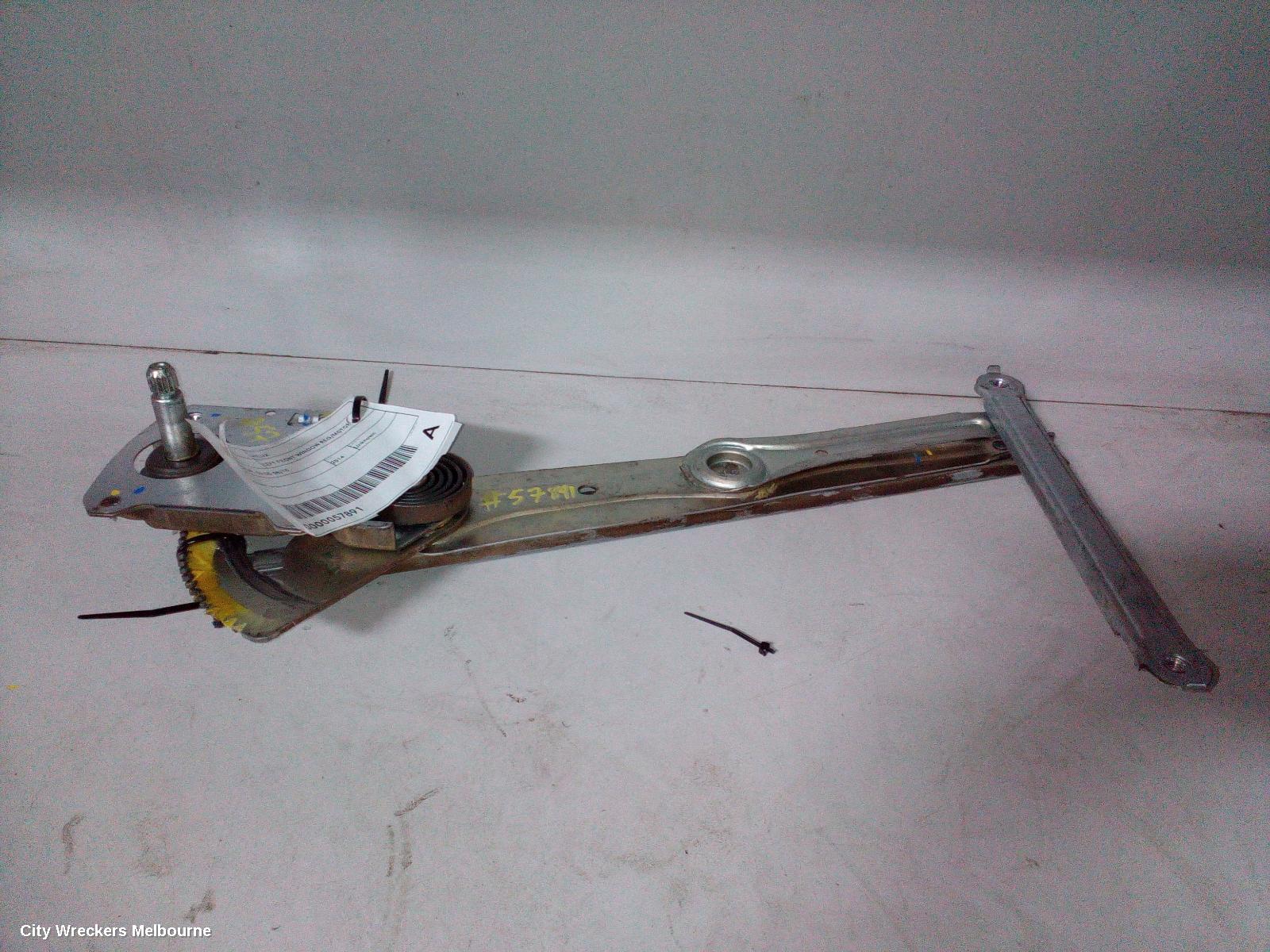 TOYOTA HILUX LEFT FRONT WINDOW REG/MOTOR, MANUAL, 03/2005 - 08/2015 - Image 1