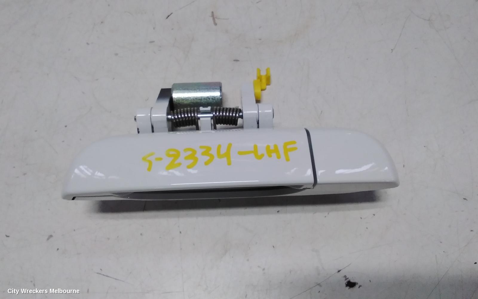 MG MG3 DOOR HANDLE, OUTER, LH FRONT, COLOUR CODED TYPE, SZP1, 07/2016 ONWARDS - Image 1