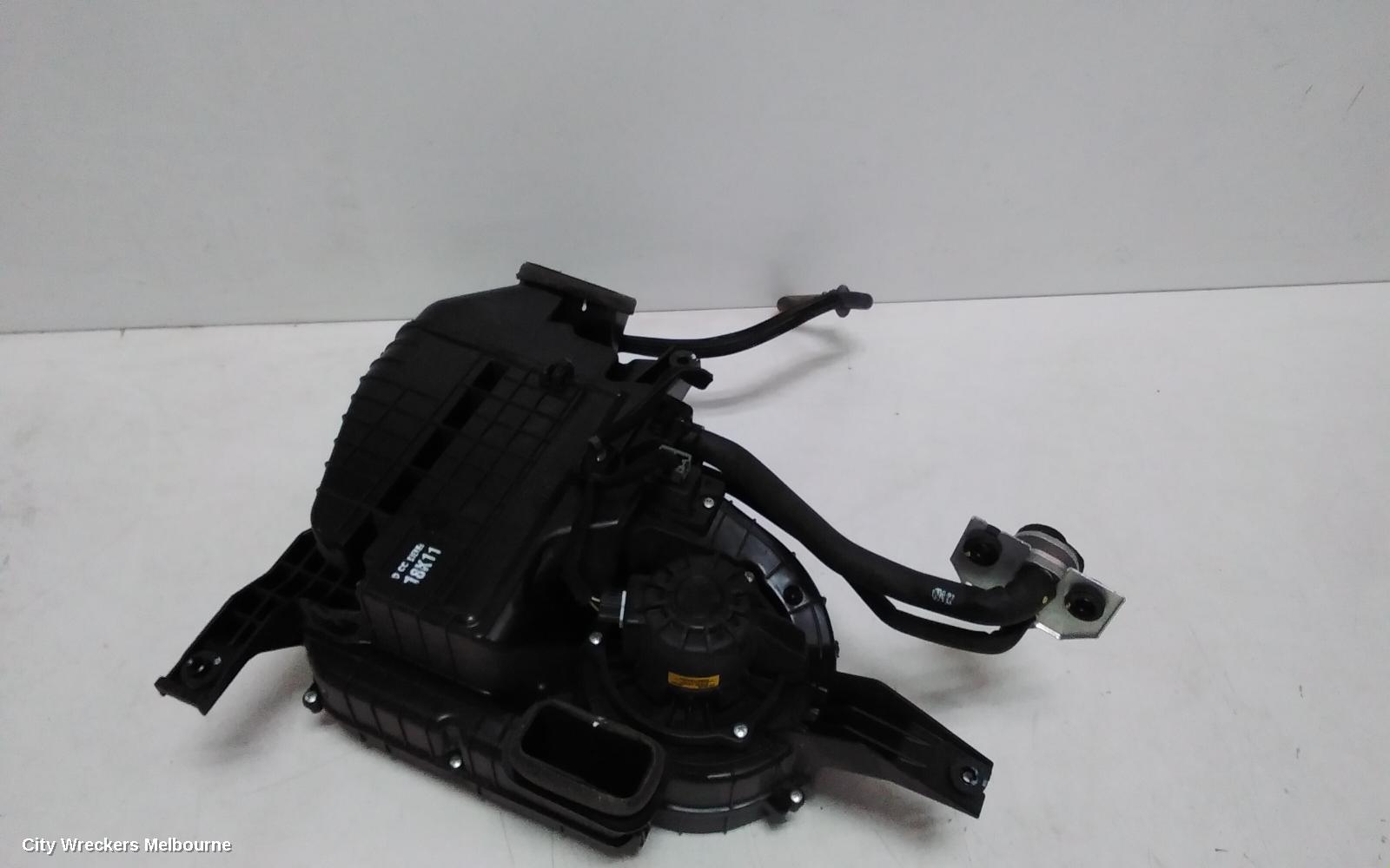 KIA SORENTO HEATER FAN MOTOR, UM, 03/2015 - 02/2020 - Image 2
