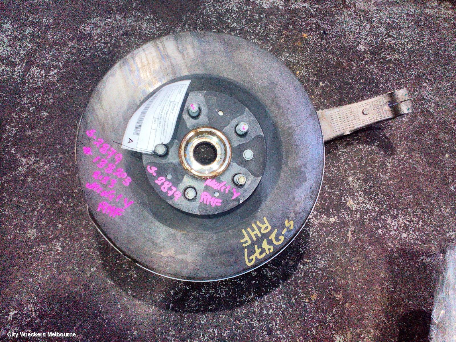 TESLA MODEL Y RIGHT FRONT HUB ASSEMBLY, 1ST GEN, AWD, DUAL MOTOR TYPE, 03/2022 ONWARDS - Image 1