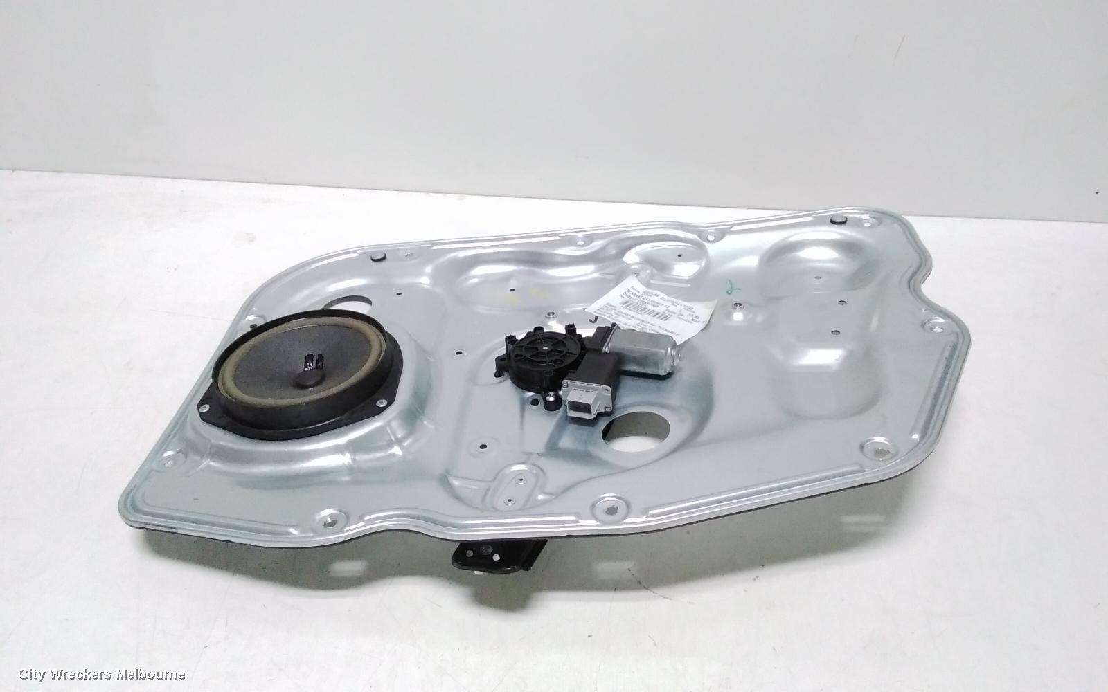 ALFA ROMEO GIULIETTA RIGHT FRONT WINDOW REG/MOTOR, 940 SERIES, 01/2011 - 12/2020 - Image 1