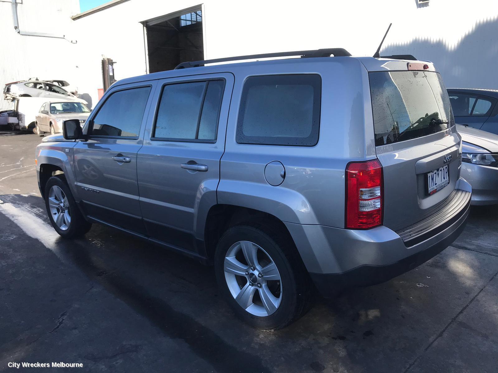 JEEP PATRIOT RIGHT FRONT DOOR, MK, LOWER MOULD CLIP IN TYPE, 09/2009 - 12/2016 - Image 3