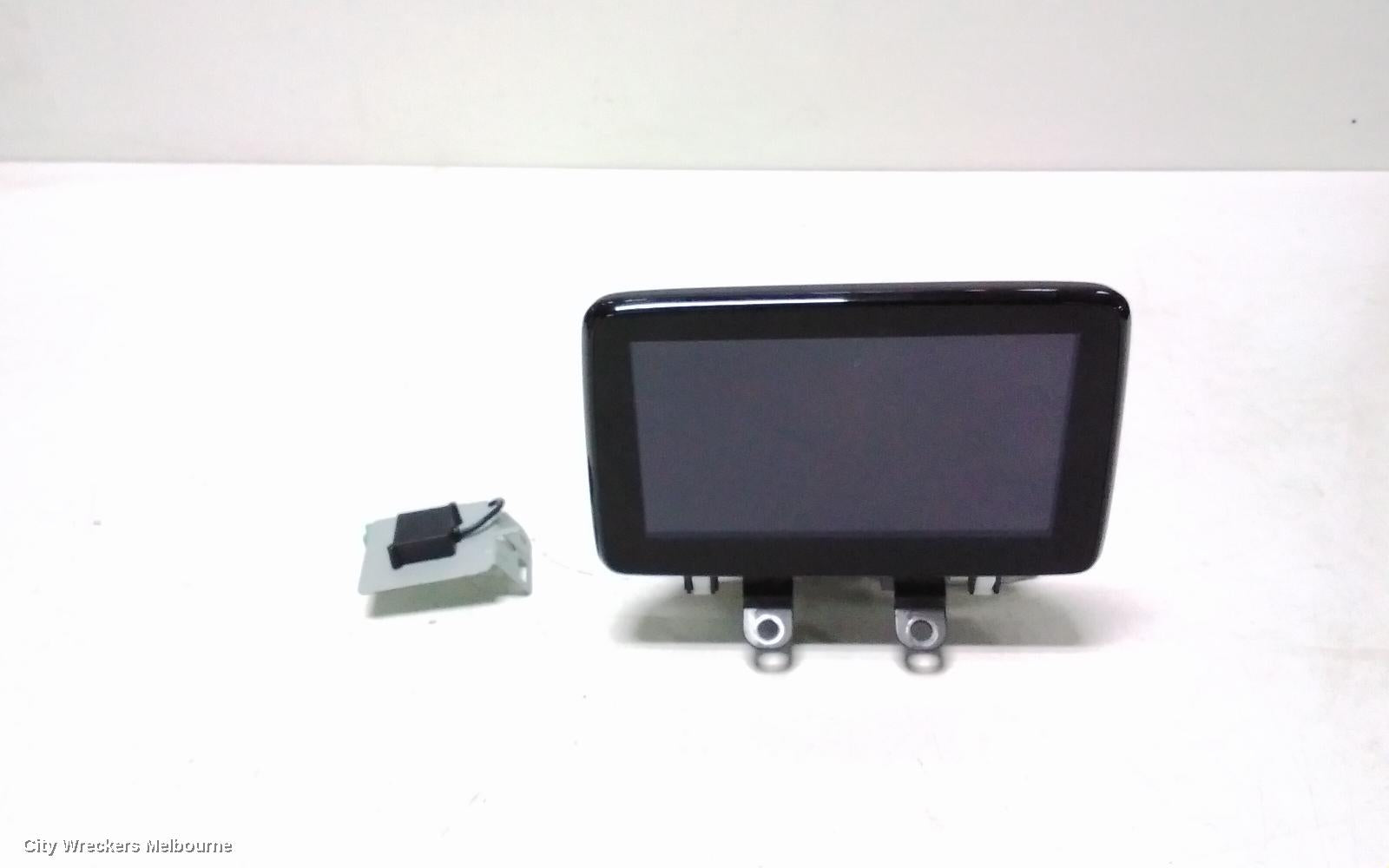 MAZDA CX3 RADIO/CD/DVD/SAT/TV, DISPLAY UNIT, 7IN TOUCHSCREEN, DK, 03/2015 - 02/2022 - Image 1
