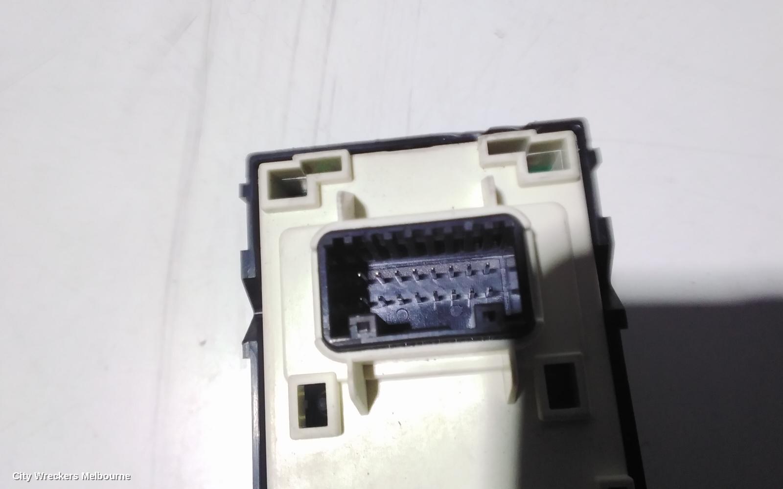 KIA RIO, YB, 12/2016 - 06/2023, MIRROR SWITCH : 87446 - Image 3