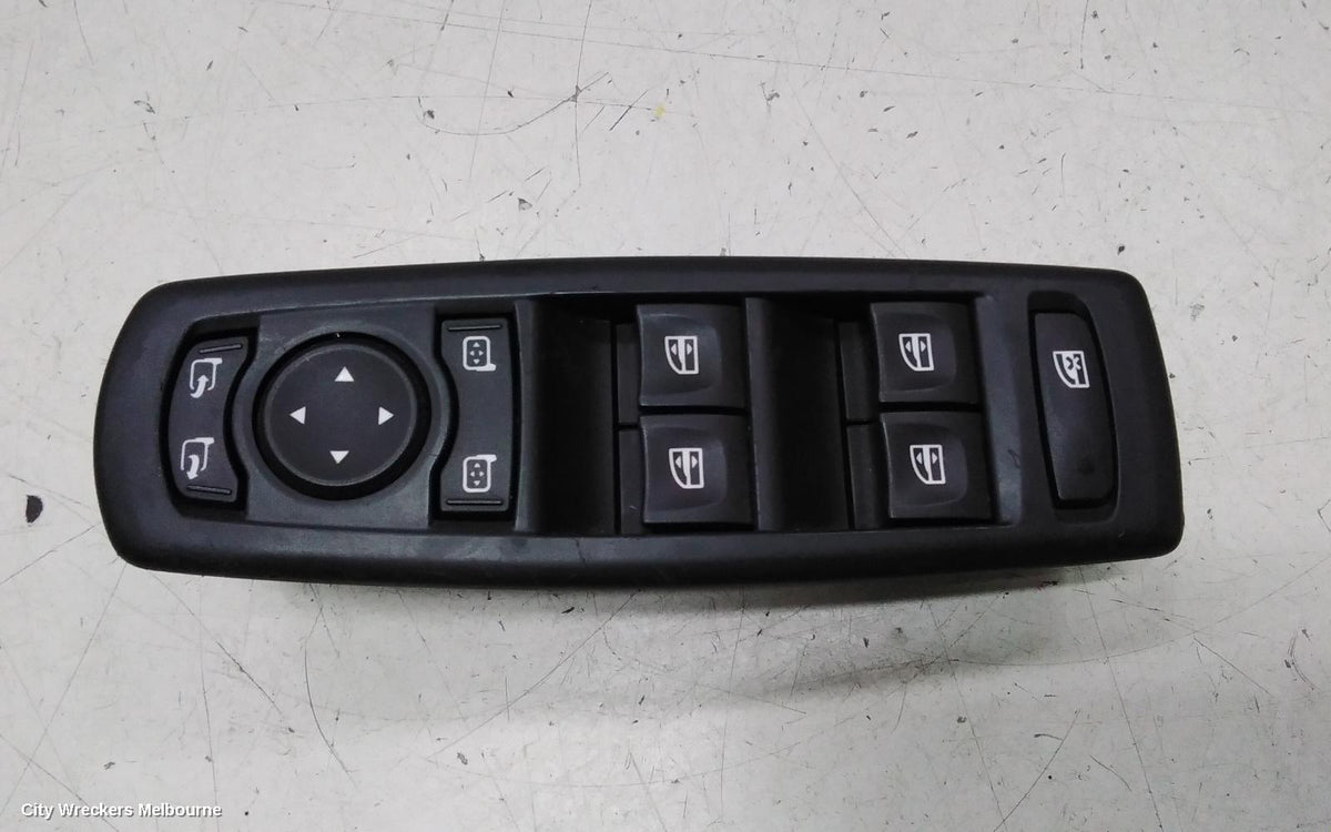 RENAULT MEGANE PWR DR WIND SWITCH, RH FRONT (MASTER SWITCH), X32/B95/K95, 5DR HATCH/WAGON, P/N 809610006R, (FOLDING MIRROR - 1 PLUG TYPE), 09/2010 - 05/2016 - Image 1
