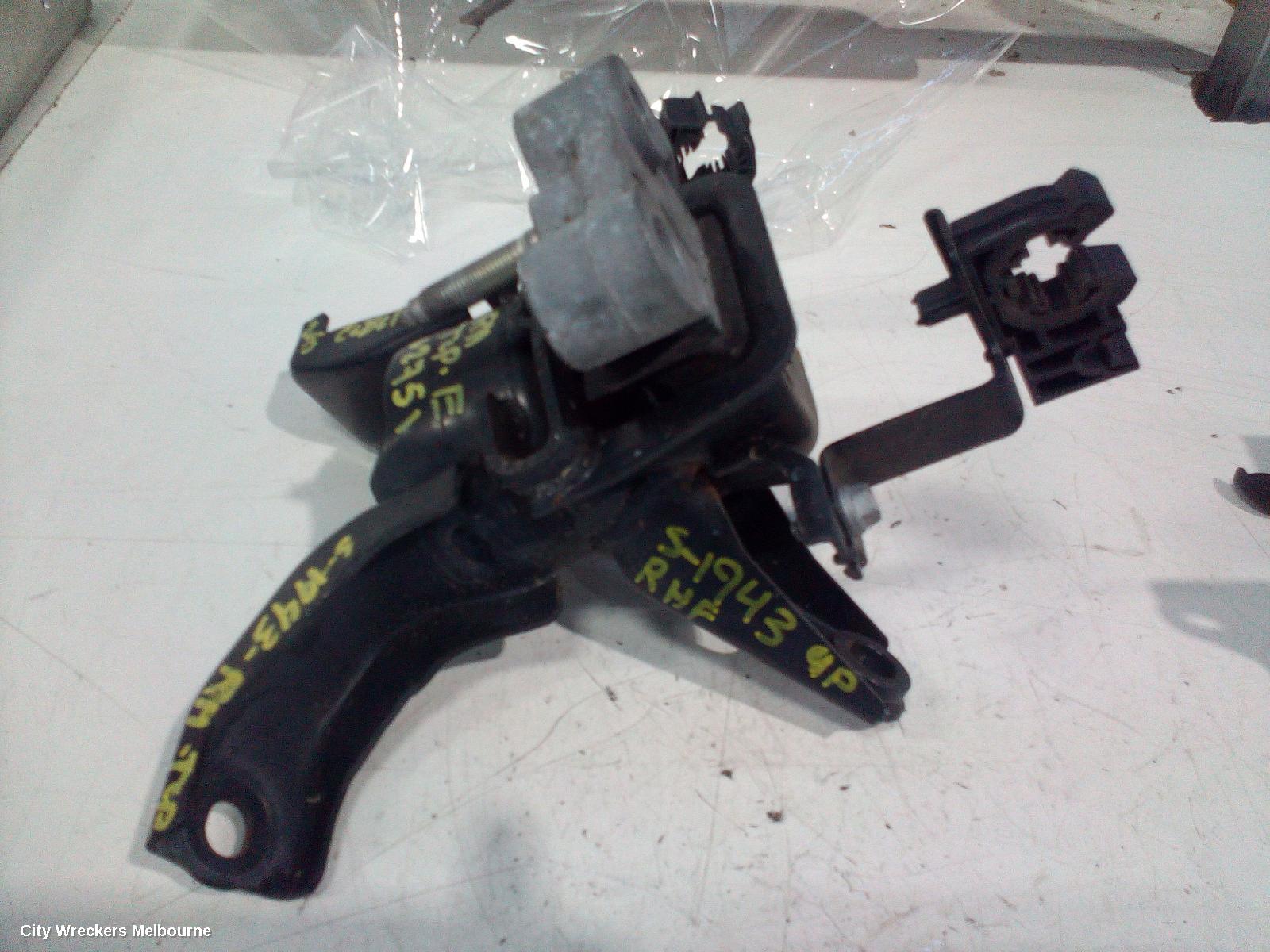 TOYOTA COROLLA MOUNT, ZRE172R RIGHT ENGINE MOUNT 12/2013 - 06/2019 - Image 3