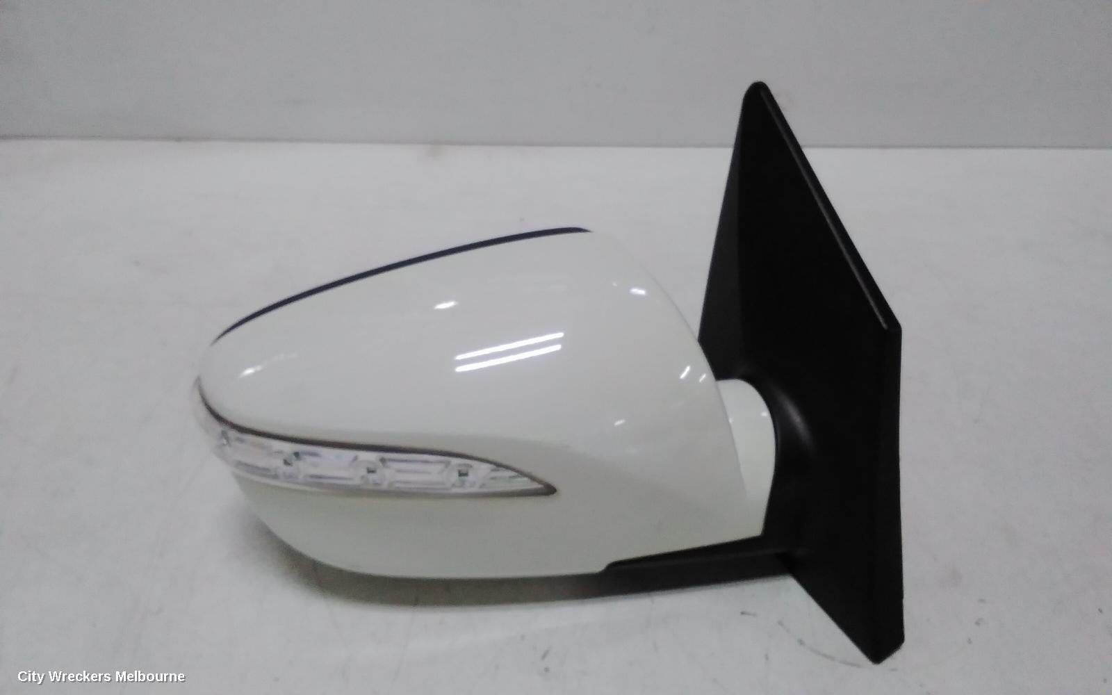 HYUNDAI IX35 RIGHT DOOR MIRROR, LM SERIES, MANUAL FOLD (6 PIN), 11/2009 - 01/2016 - Image 2