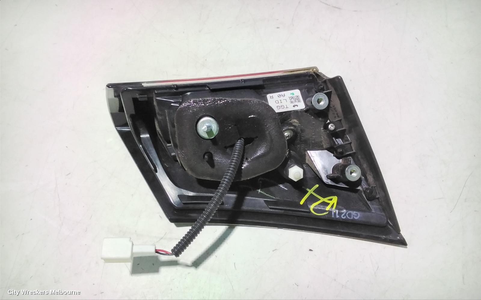 HONDA CIVIC REAR GARNISH, TAILGATE LAMP (RH SIDE), 10TH GEN, HATCH, 02/2017 ONWARDS - Image 3