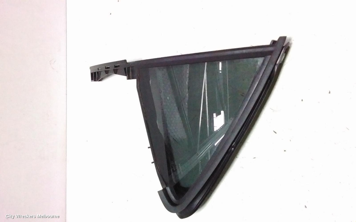 TOYOTA YARIS CROSS LEFT REAR 1/4 DOOR GLASS, XP210, 06/2020 ONWARDS - Image 3
