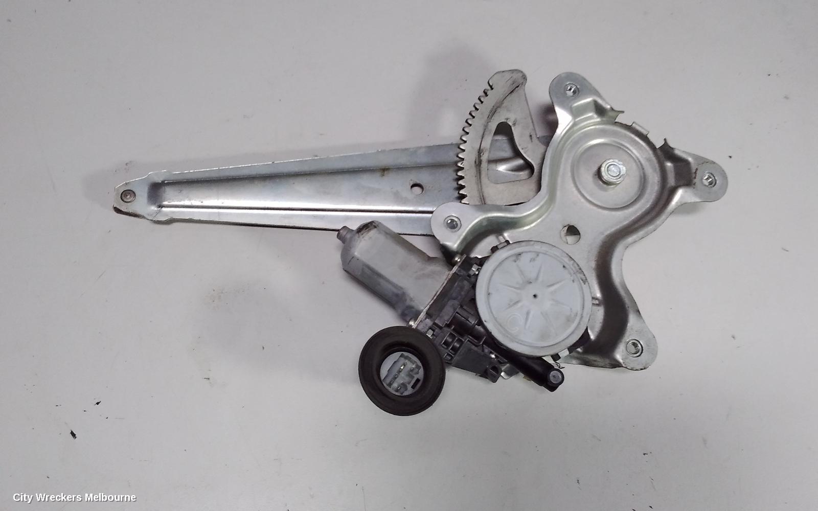 TOYOTA CAMRY RIGHT REAR WND REG/MOTOR, ASV50/AVV50, POWER, 12/2011 - 10/2017 - Image 2