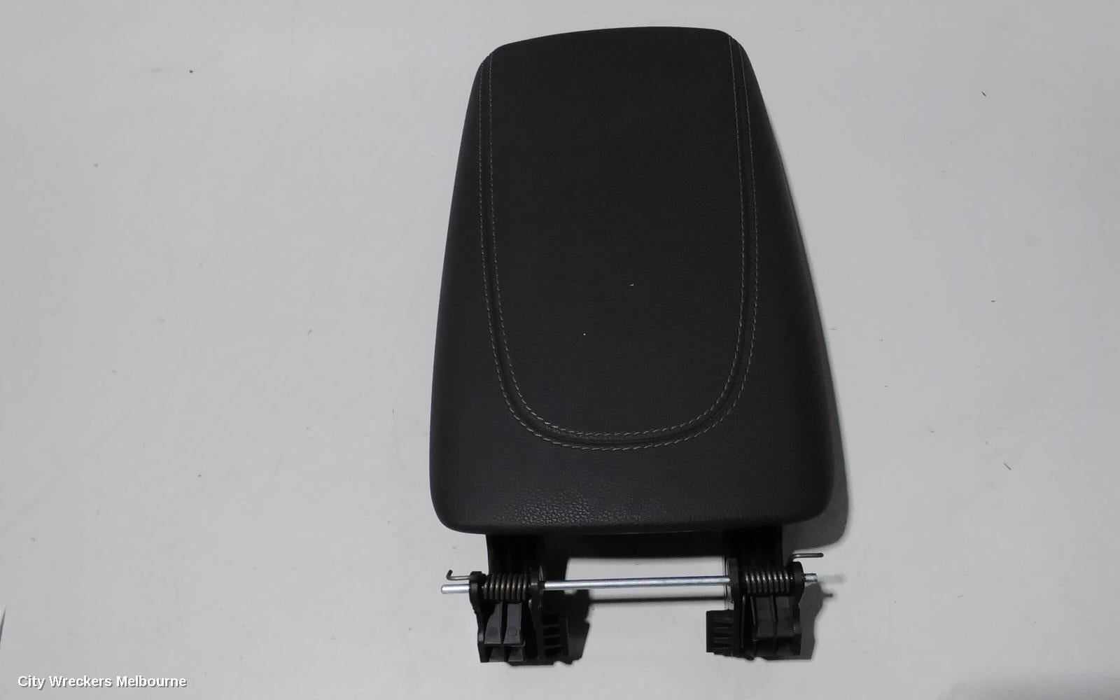 HOLDEN COMMODORE CONSOLE, CONSOLE LID ONLY, CLOTH, LT, BZ, 10/2017 - 12/2020 - Image 3
