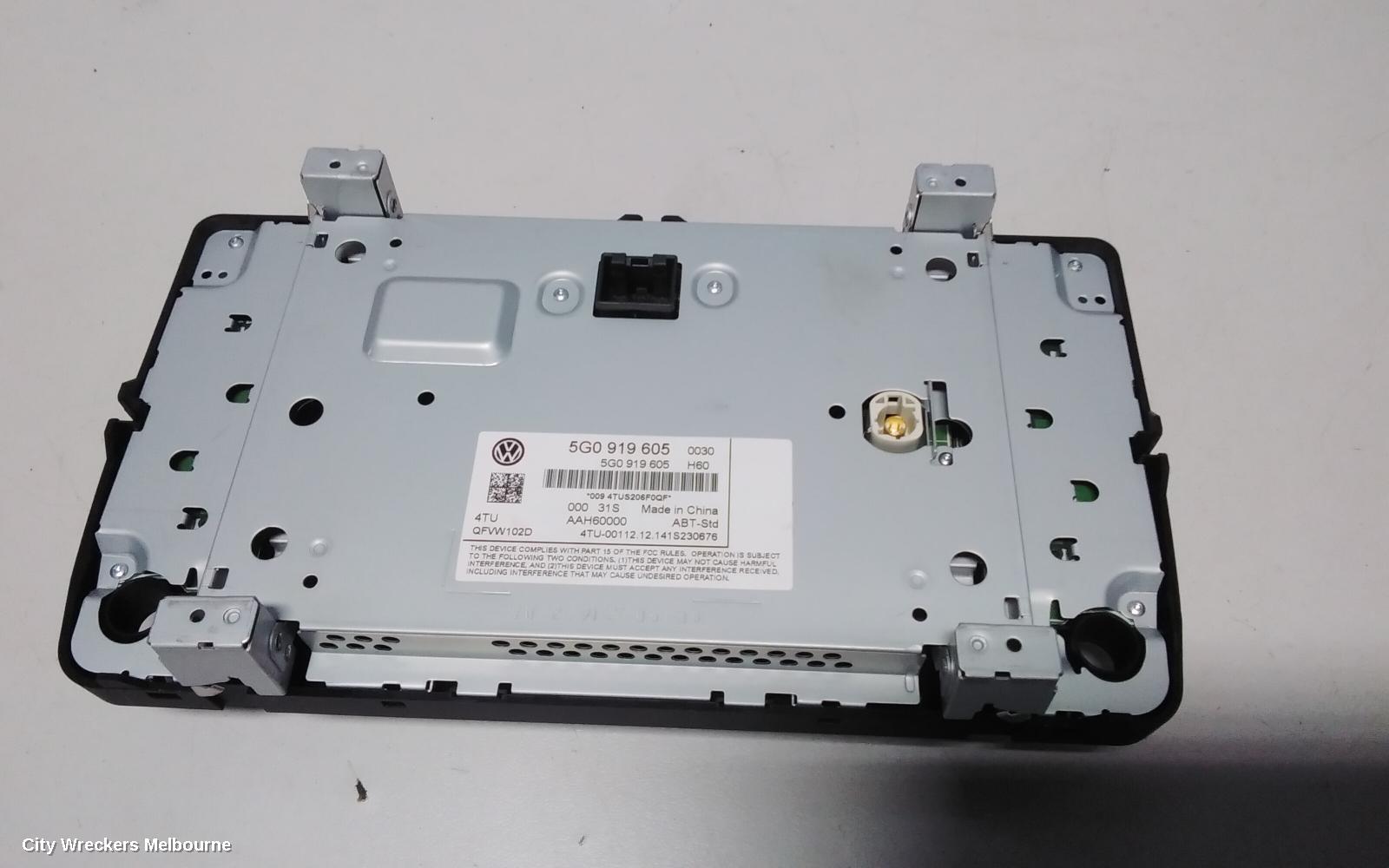 VOLKSWAGEN GOLF RADIO/CD/DVD/SAT/TV, DISPLAY SCREEN, 6.5IN, NON SAT NAV TYPE, GEN 7, 03/2013 - 03/2017 - Image 3