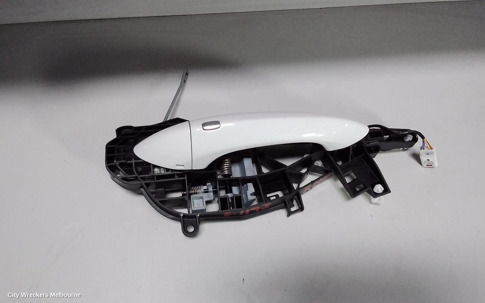HOLDEN COMMODORE DOOR HANDLE, OUTER, RH FRONT, COLOUR CODED/CHROME, ZB, 10/2017 - 12/2020 - Image 2