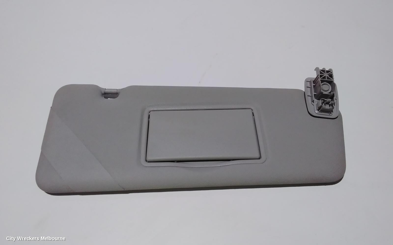 RENAULT CLIO SUNVISOR, X98, 09/2013 - 10/2019 - Image 1