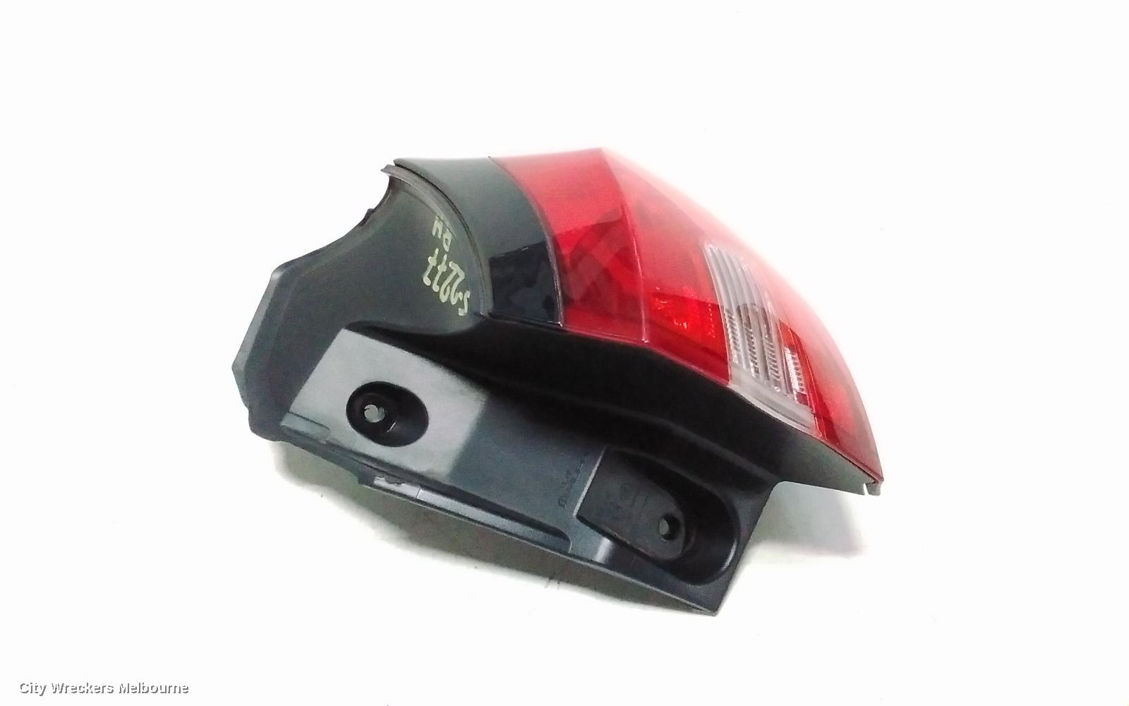 JEEP CHEROKEE RIGHT TAILLIGHT, KL, IN BODY, 02/2014 - 03/2018 - Image 3