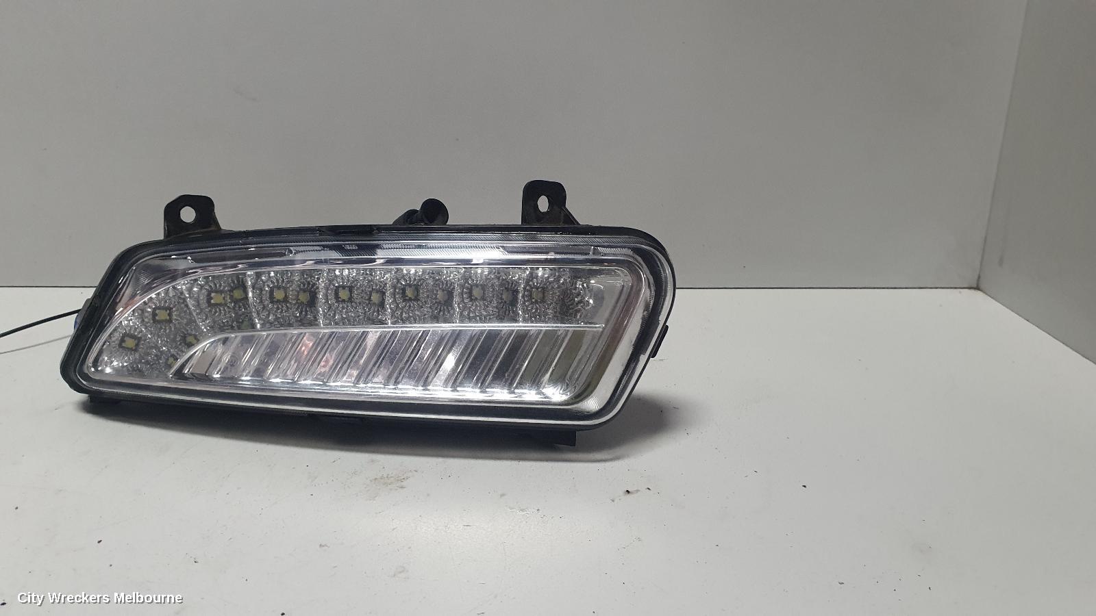 VOLKSWAGEN POLO LEFT INDICATOR/FOG/SIDE, BUMPER FOGLAMP, 6R, CHROME INSERT TYPE, 05/2010 - 05/2014 - Image 2
