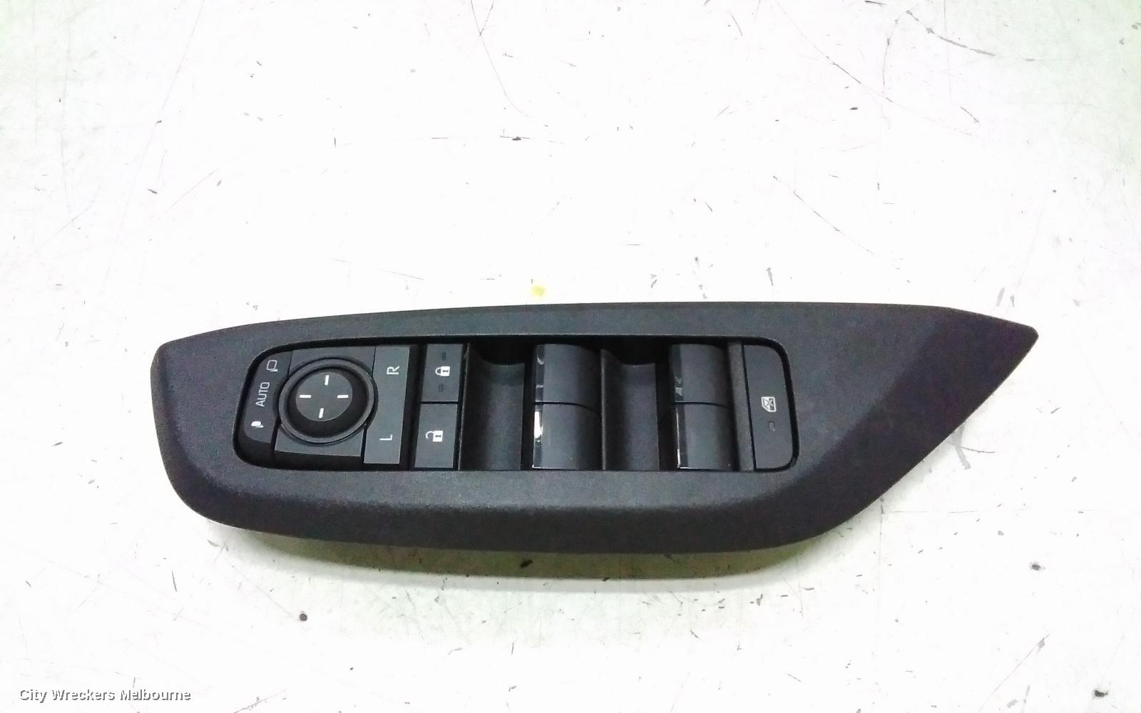TOYOTA YARIS PWR DR WIND SWITCH, RH FRONT (MASTER SWITCH), XP210 SERIES, 04/2020 - 12/2023 - Image 2