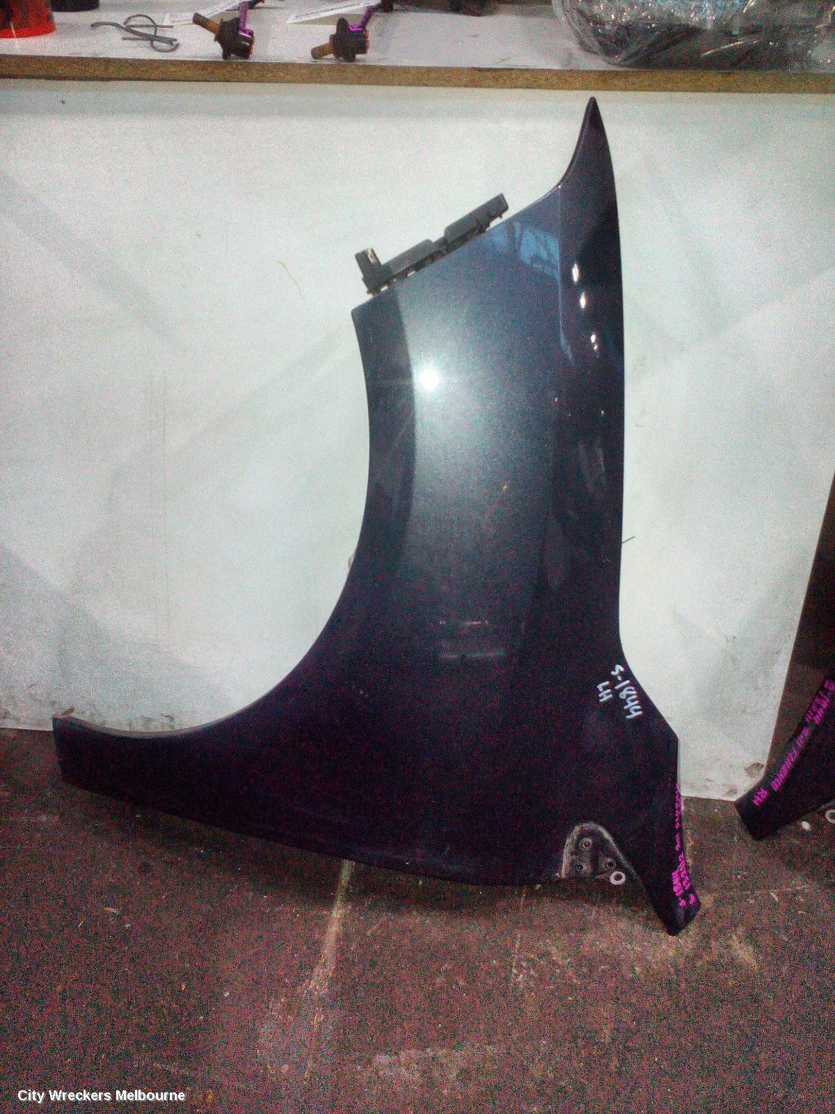 RENAULT FLUENCE LEFT GUARD, X38, 09/2010 - 01/2016 - Image 1