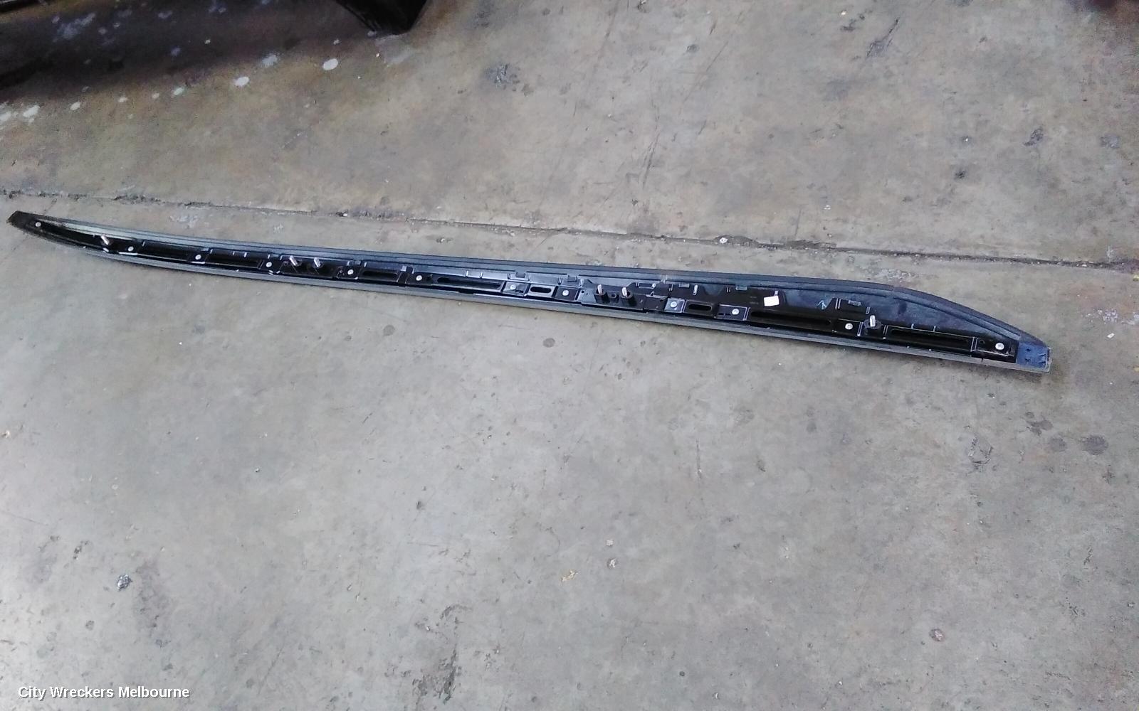 TOYOTA KLUGER ROOF RAIL - Image 3