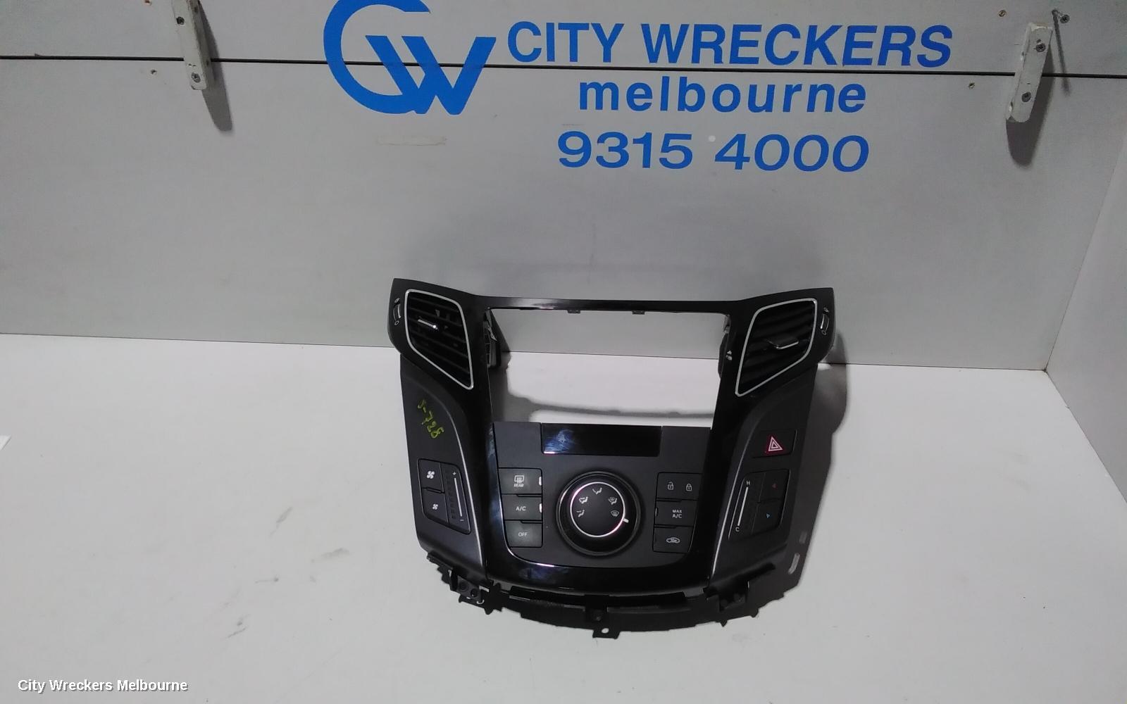HYUNDAI I40 HEATER/AC CONTROLS, VF, MANUAL CONTROL TYPE, ACTIVE, 09/2011 - 12/2019 - Image 1