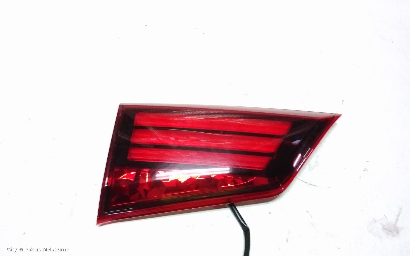 MITSUBISHI OUTLANDER REAR GARNISH, TAILGATE LAMP (LH SIDE), ZK-ZL, 04/2015 - 07/2021 - Image 2