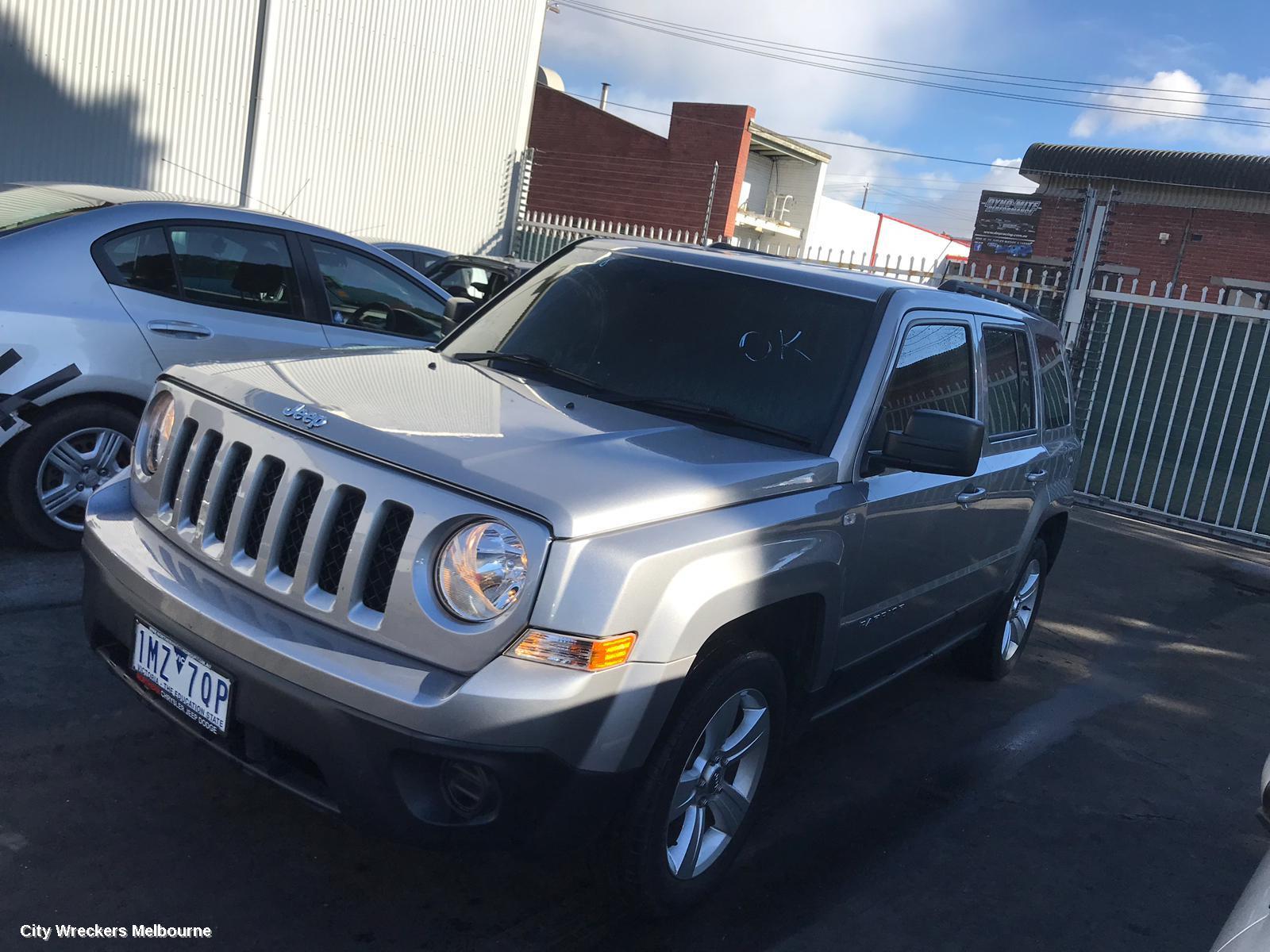 JEEP PATRIOT LEFT FRONT DOOR, MK, LOWER MOULD CLIP IN TYPE, 09/2009 - 12/2016 - Image 1