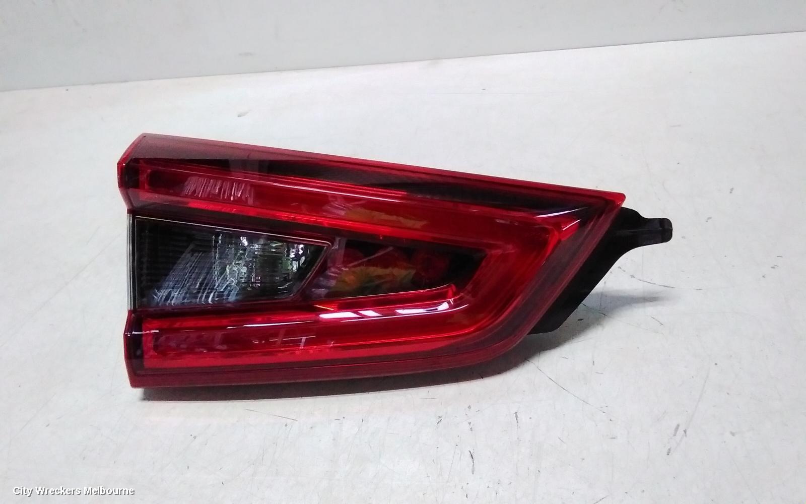 NISSAN QASHQAI REAR GARNISH, TAILGATE LAMP (LH SIDE), J11, 09/2017 ONWARDS - Image 2