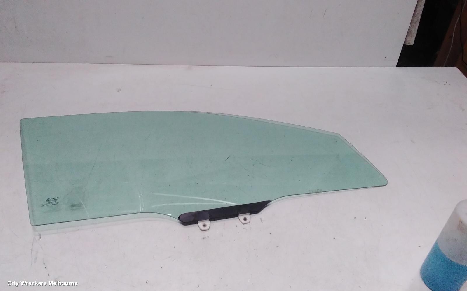 HONDA CIVIC RIGHT FRONT DOOR WINDOW, 7TH GEN, HATCH, 11/2000 - 12/2005 - Image 2