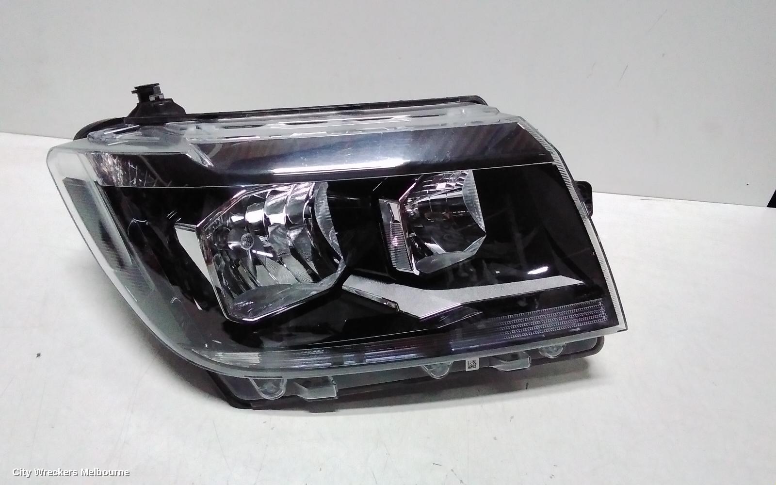 VOLKSWAGEN CRAFTER RIGHT HEADLAMP, SY1, HALOGEN TYPE, 08/2017 ONWARDS - Image 2