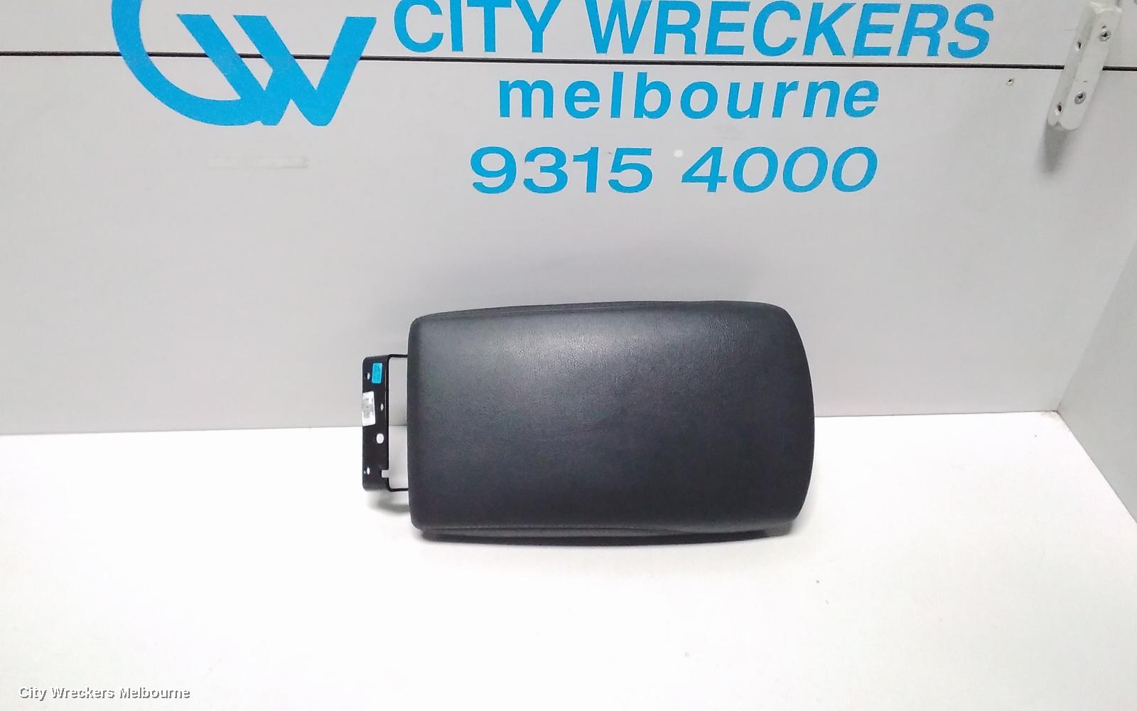 NISSAN QASHQAI CONSOLE, J11, CONSOLE LID ONLY, LEATHER, 06/2014 - 07/2021 - Image 1