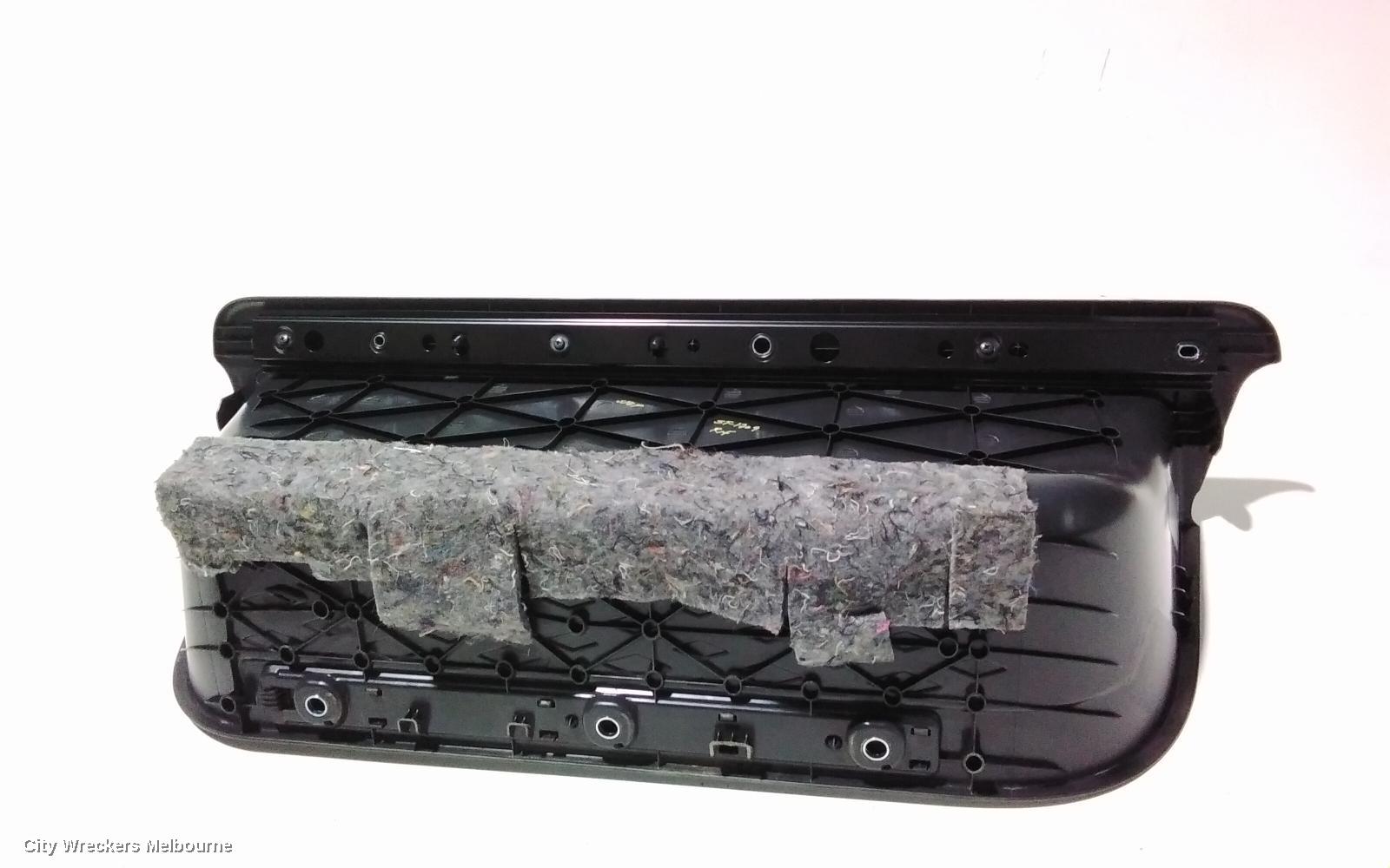 TOYOTA HIACE SIDE STEP/SKIRT, 300 SERIES, 02/2019 ONWARDS - Image 2