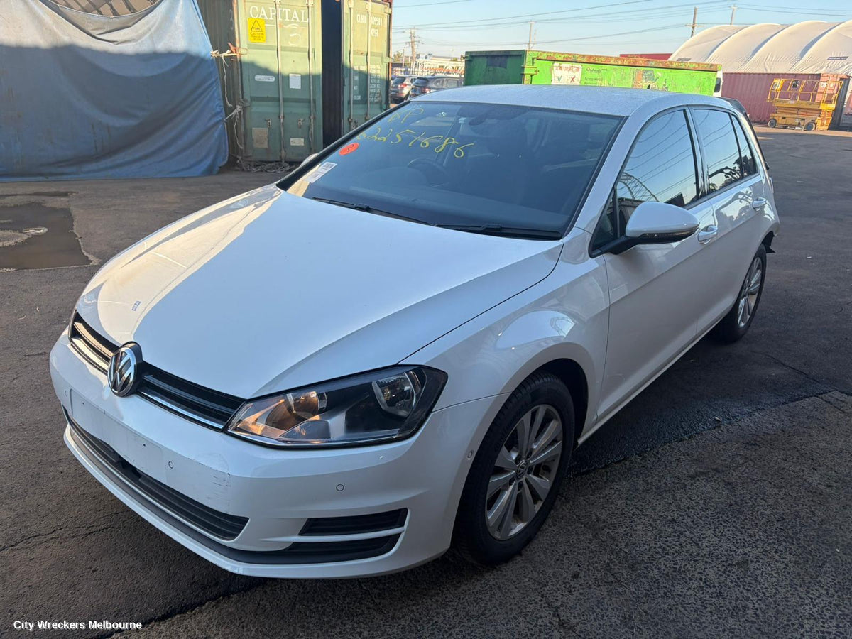 VOLKSWAGEN GOLF FAN, SINGLE FAN ASSY, 1.4, PETROL, CXSA/CHPA/CMBA/CZCA/CZDA/CPTA CODE, 400W (MAGNA), GEN 7, 11/2012 - 08/2020 - Image 1