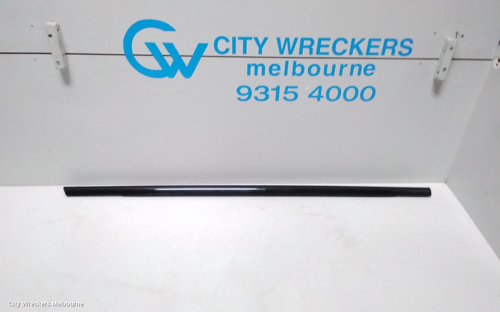 LAND ROVER RANGEROVER EVOQUE DOOR MOULD, LHR UPPER MOULD: 73599, L538, 11/2011 - 01/2019 - Image 1