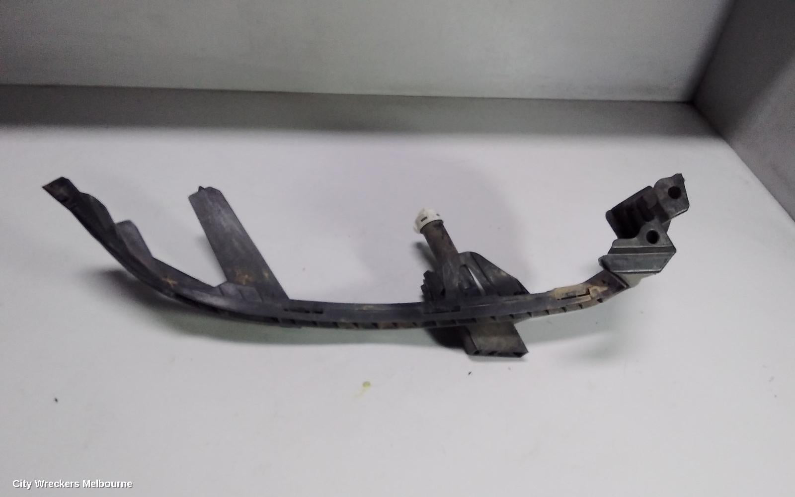 SUBARU XV, G4X, 08/2011 - 04/2017, HEAD LIGHT BRAKET RIGHT: 59715 - Image 1