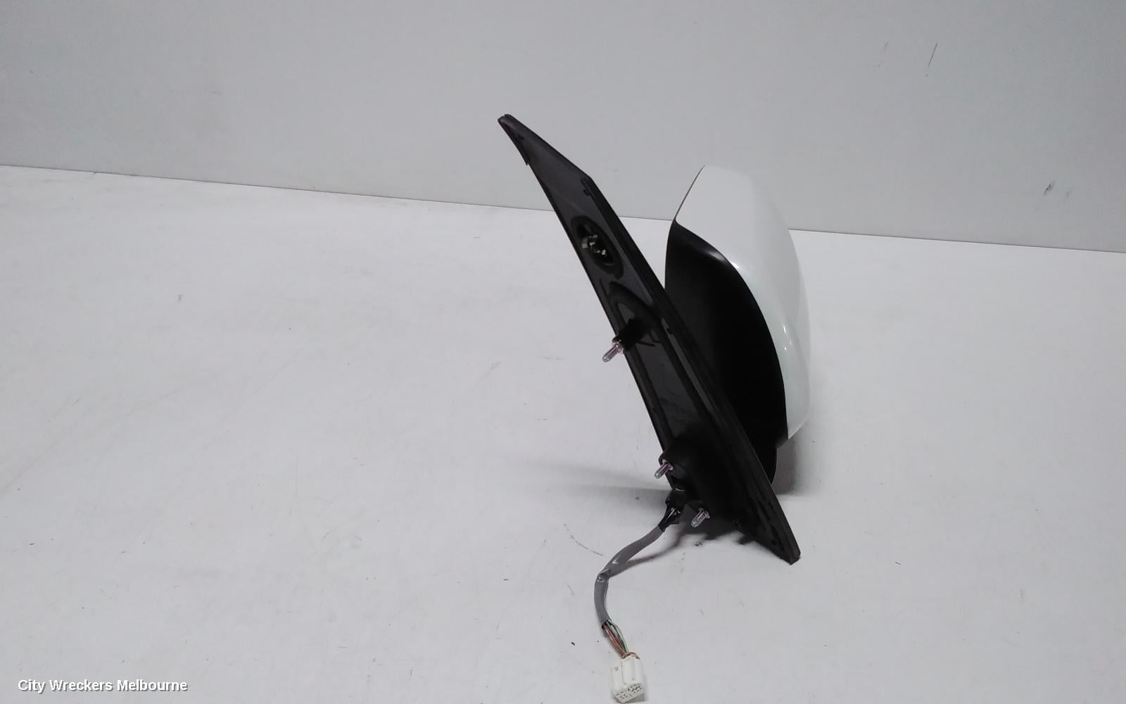 TOYOTA ESTIMA LEFT DOOR MIRROR, XR50, 7 WIRE, W/ INDICATOR & CAMERA TYPE, 05-19 (IMPORT) - Image 3