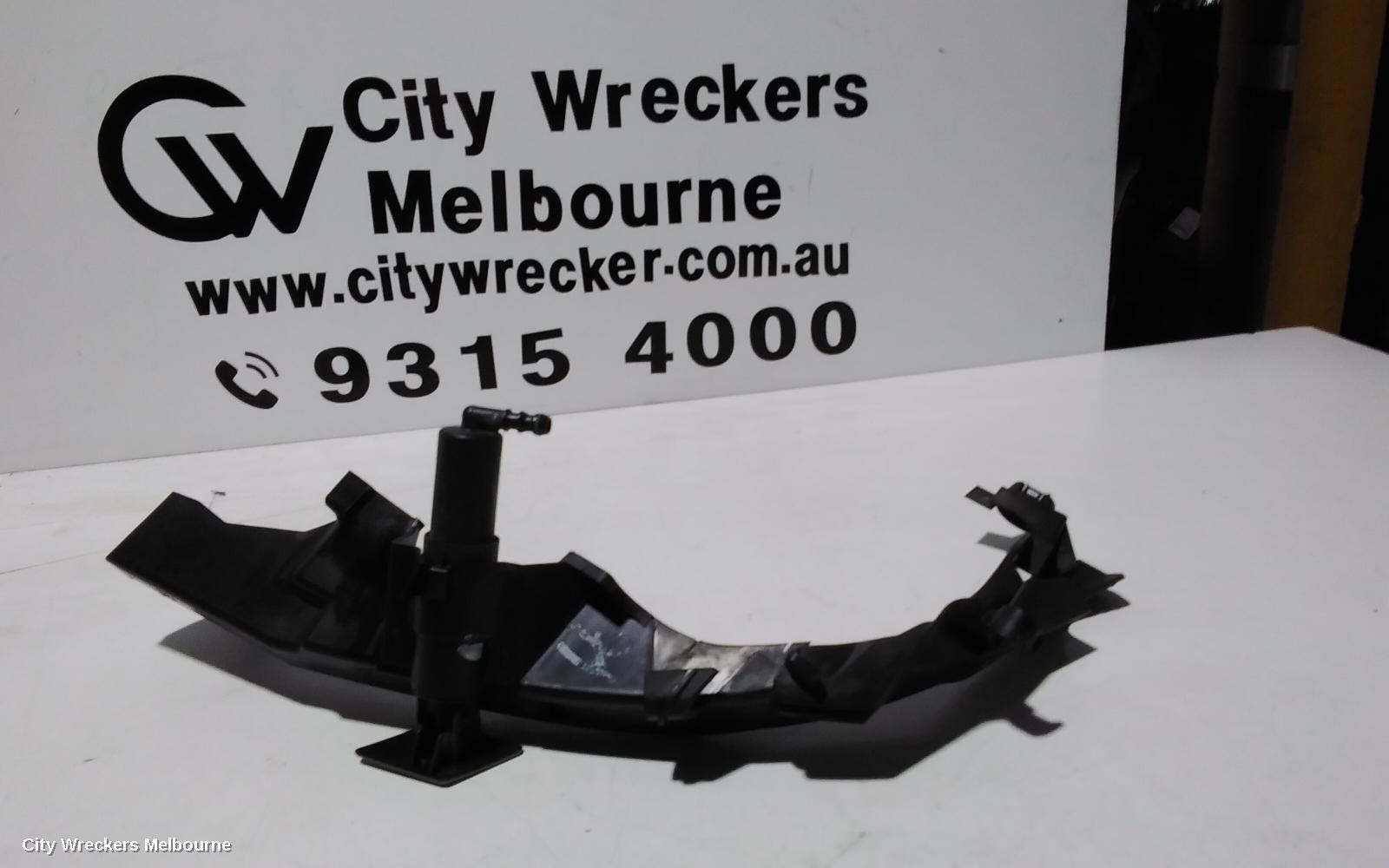BMW 3 SERIES, E90, 03/2005 - 12/2013, RH HEAD LIGHT BRAKET WITH WASHER JET: 101127 - Image 3