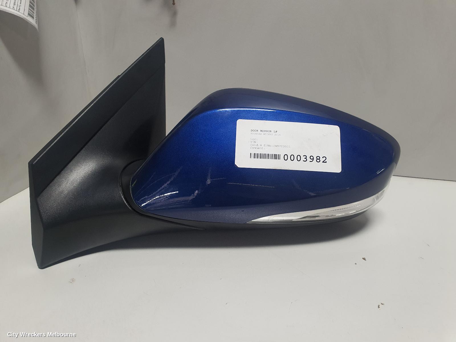 KIA SPORTAGE RIGHT DOOR MIRROR, KM, 08/2004 - 06/2010 - Image 1