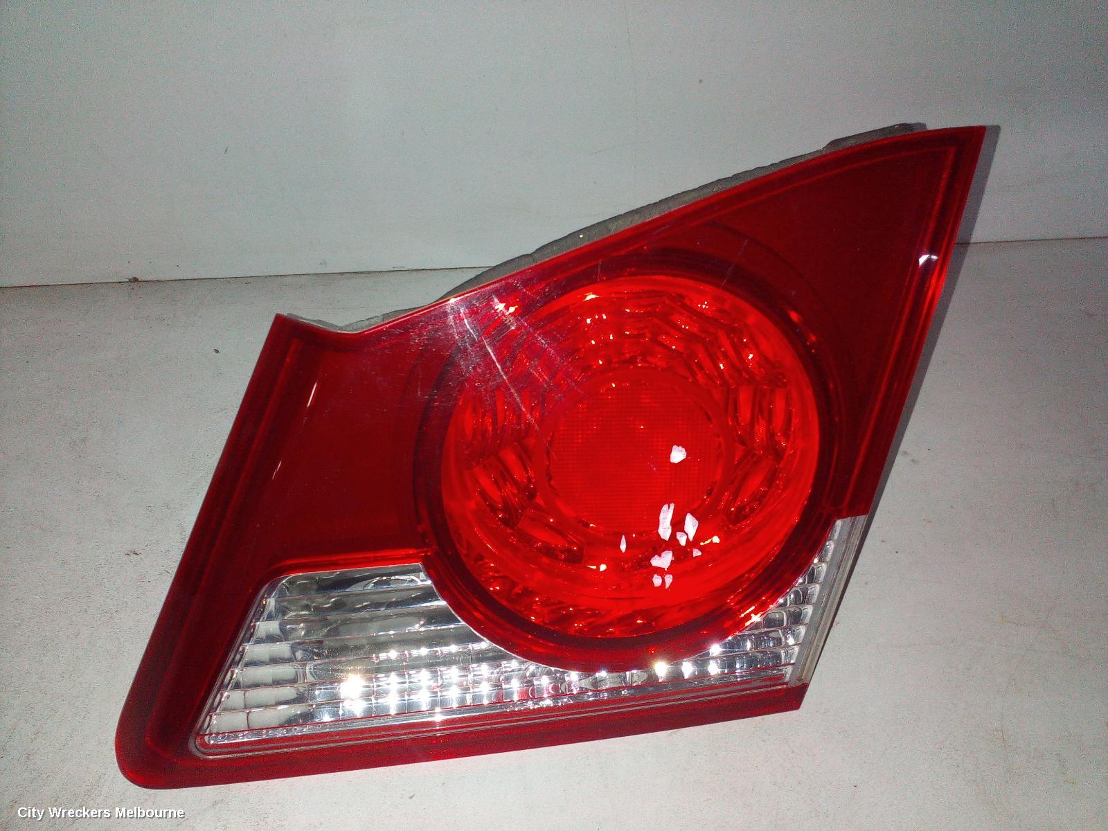 HONDA CIVIC REAR GARNISH, BOOTLID LAMP (RH SIDE), 8TH GEN, 02/2006 - 12/2008 - Image 1