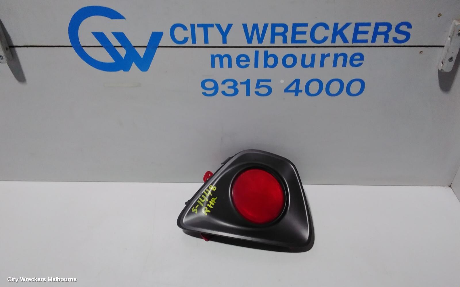 HYUNDAI VELOSTER RIGHT TAILLIGHT, BUMPER REFLECTOR, FS, ROUND (TURBO TYPE), 12/2011 - 02/2018 - Image 1