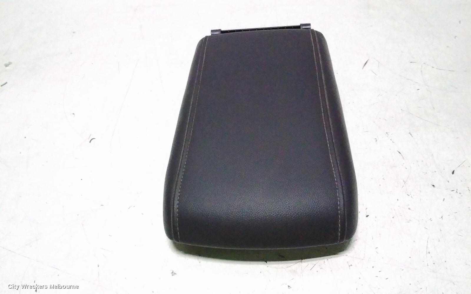 HOLDEN ACADIA CONSOLE, AC, CONSOLE LID ONLY, 08/2018 - 12/2020 - Image 3