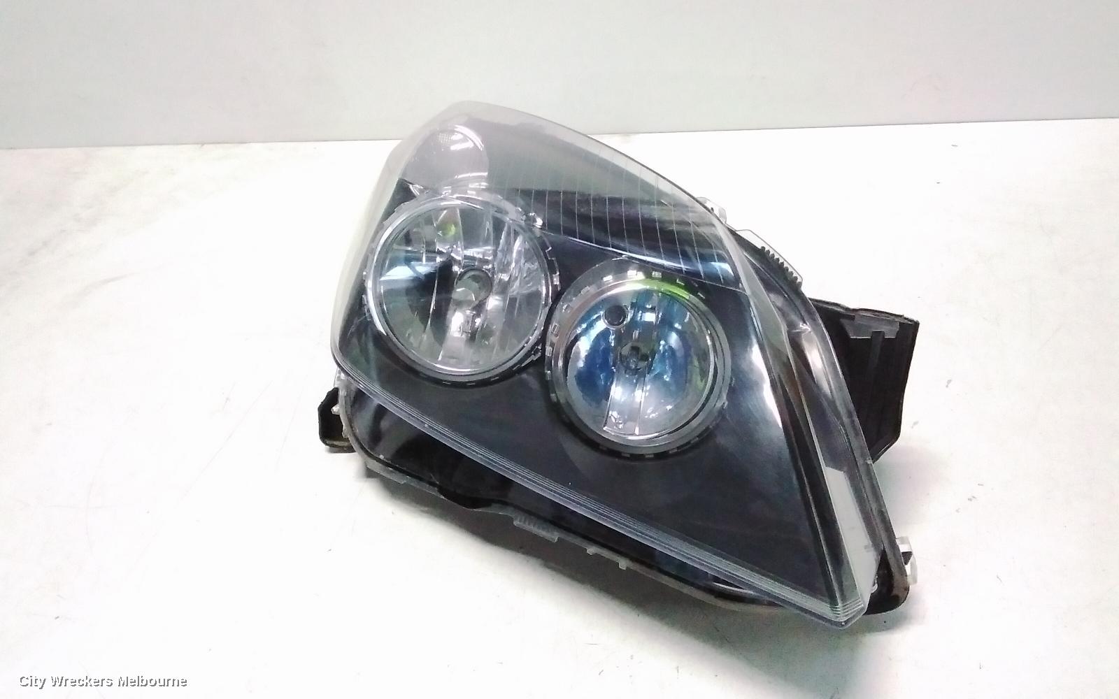 HOLDEN ASTRA RIGHT HEADLAMP, AH, BLACK INSERT TYPE, 10/2004 - 08/2009 - Image 3