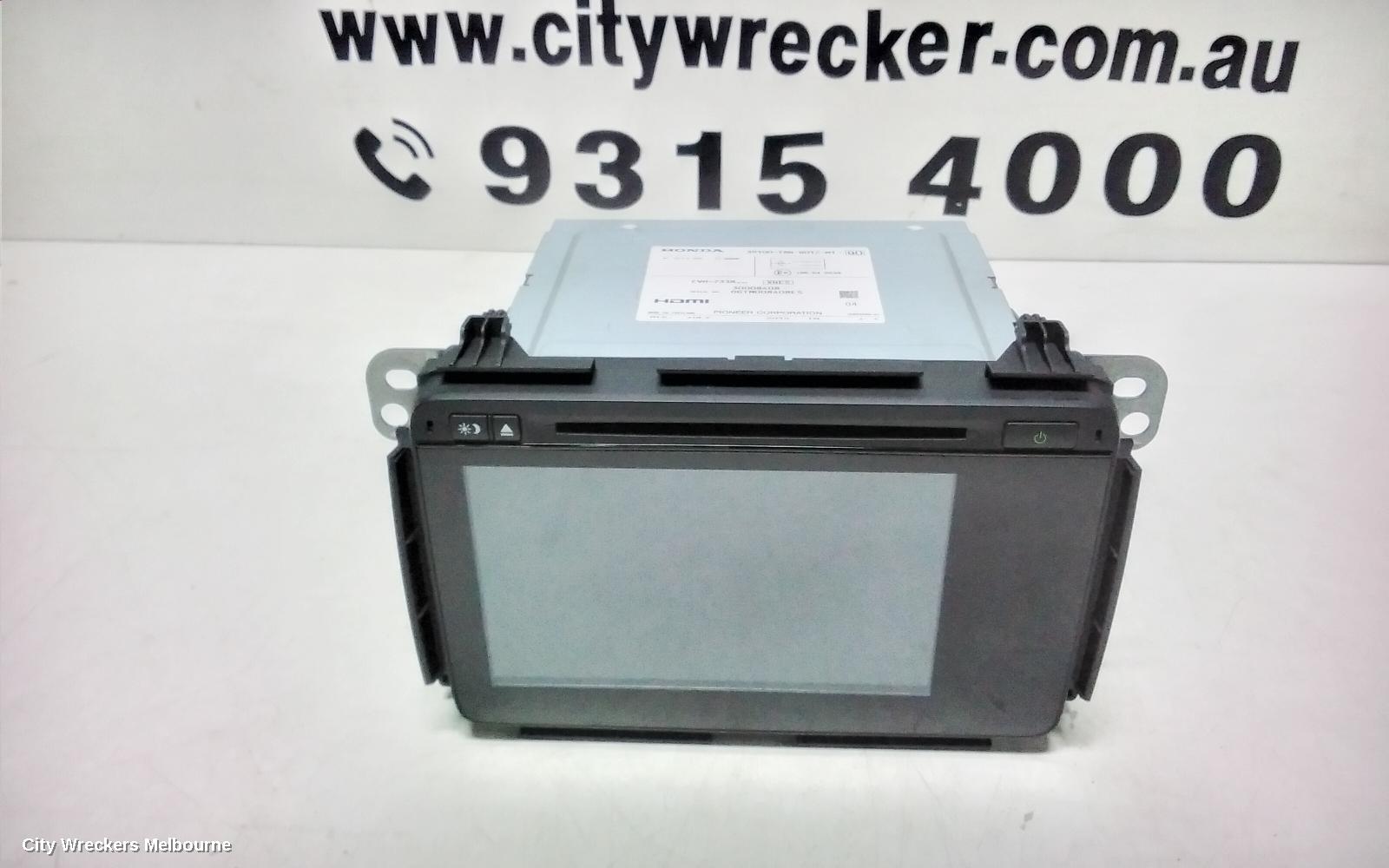 HONDA HRV RADIO/CD/DVD/SAT/TV, 7IN TOUCHSCREEN, NON SAT NAV TYPE, RU5, 12/2014 - 04/2017 - Image 2