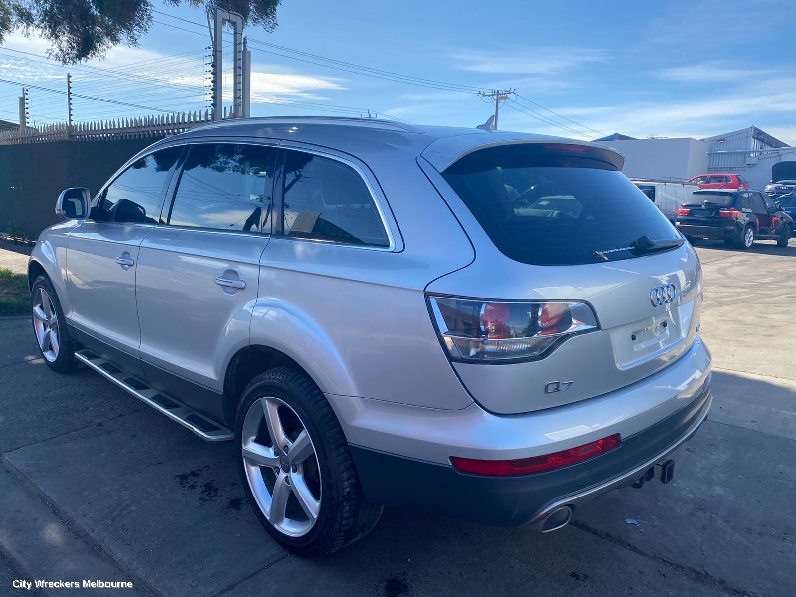 AUDI Q7 RIGHT TAILLIGHT, 4L, IN TAILGATE, 09/2006 - 09/2009 - Image 3