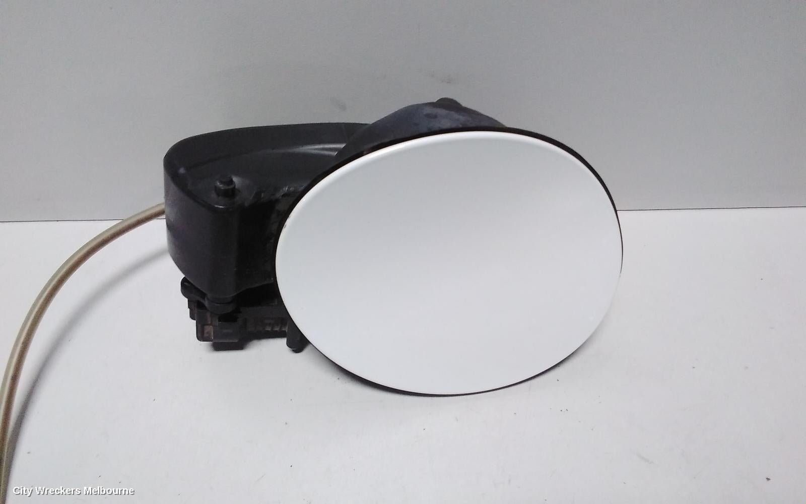 LAND ROVER RANGEROVER EVOQUE FUEL DOOR / FILLER, L538, 11/2011 - 01/2019 - Image 2