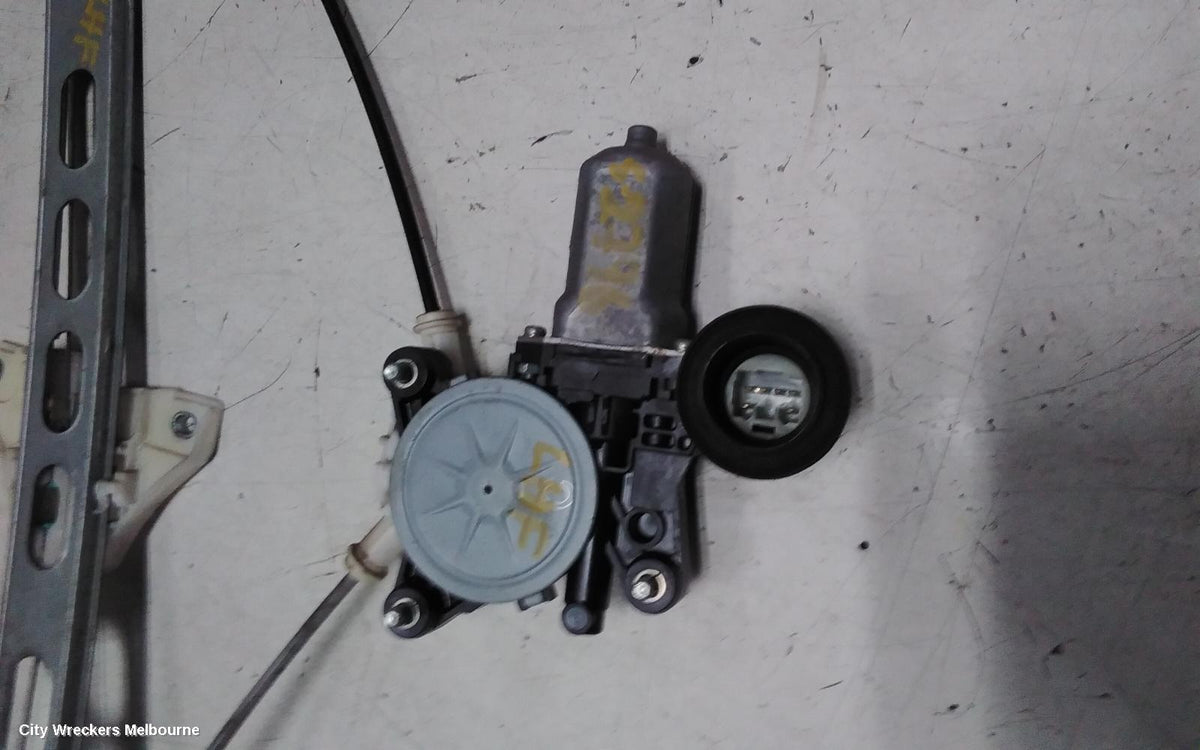SUZUKI SWIFT LEFT FRONT WINDOW REG/MOTOR, FZ, POWER, 08/2010 - 03/2017 - Image 3