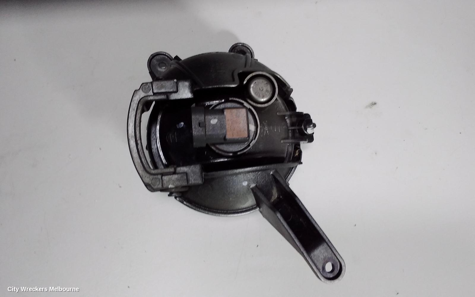 HOLDEN CRUZE RIGHT INDICATOR/FOG/SIDE, BUMPER FOGLAMP, JH, 03/2011 - 01/2017 - Image 2